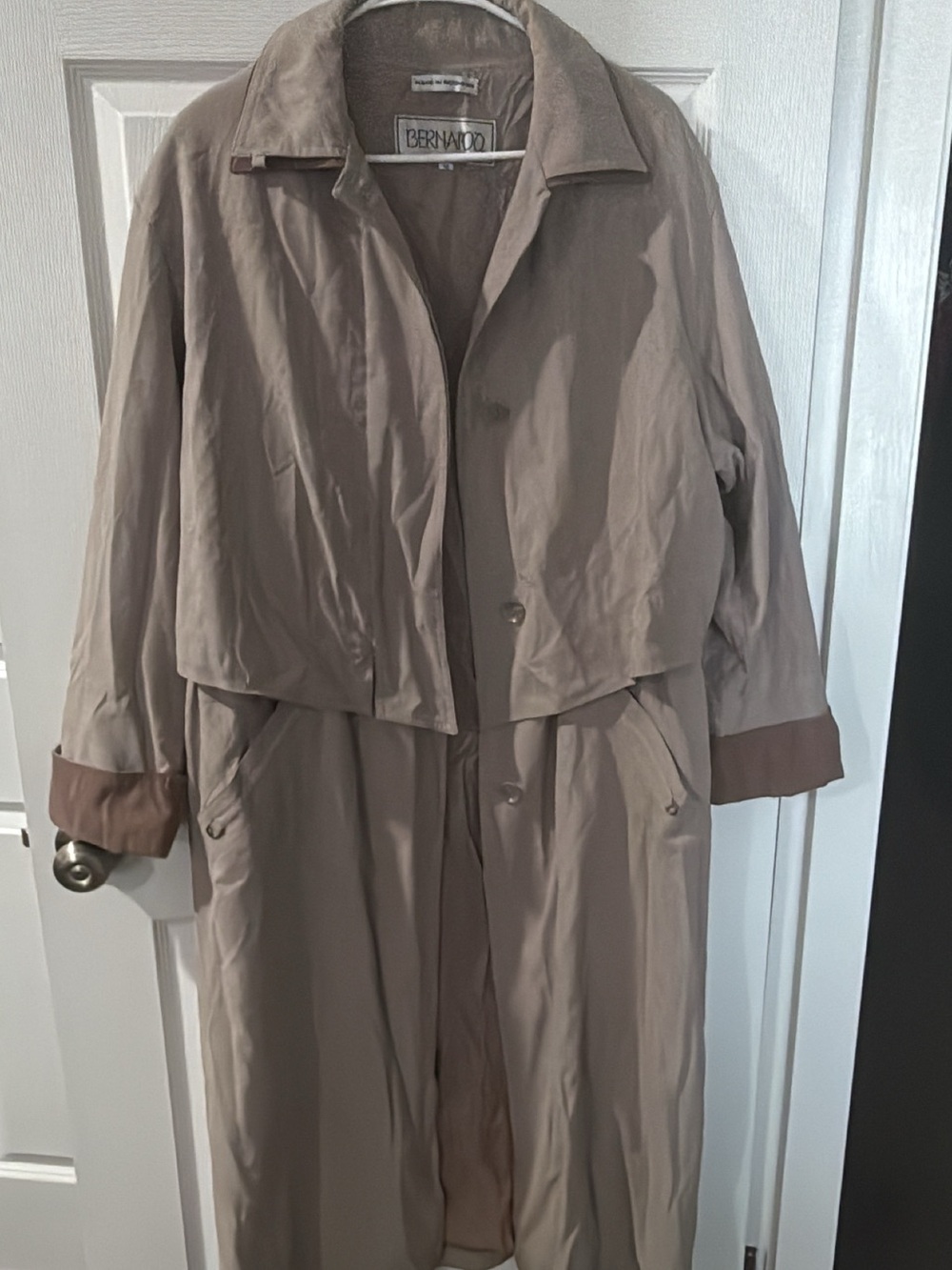 Bernardo Beige Lightweight Coat with Neutral Tone